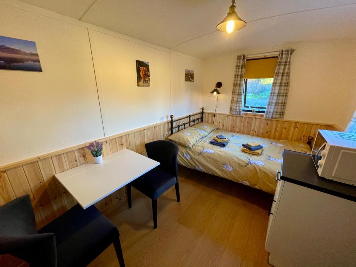 Per Ardua Shepherds Hut Fort William Extérieur photo